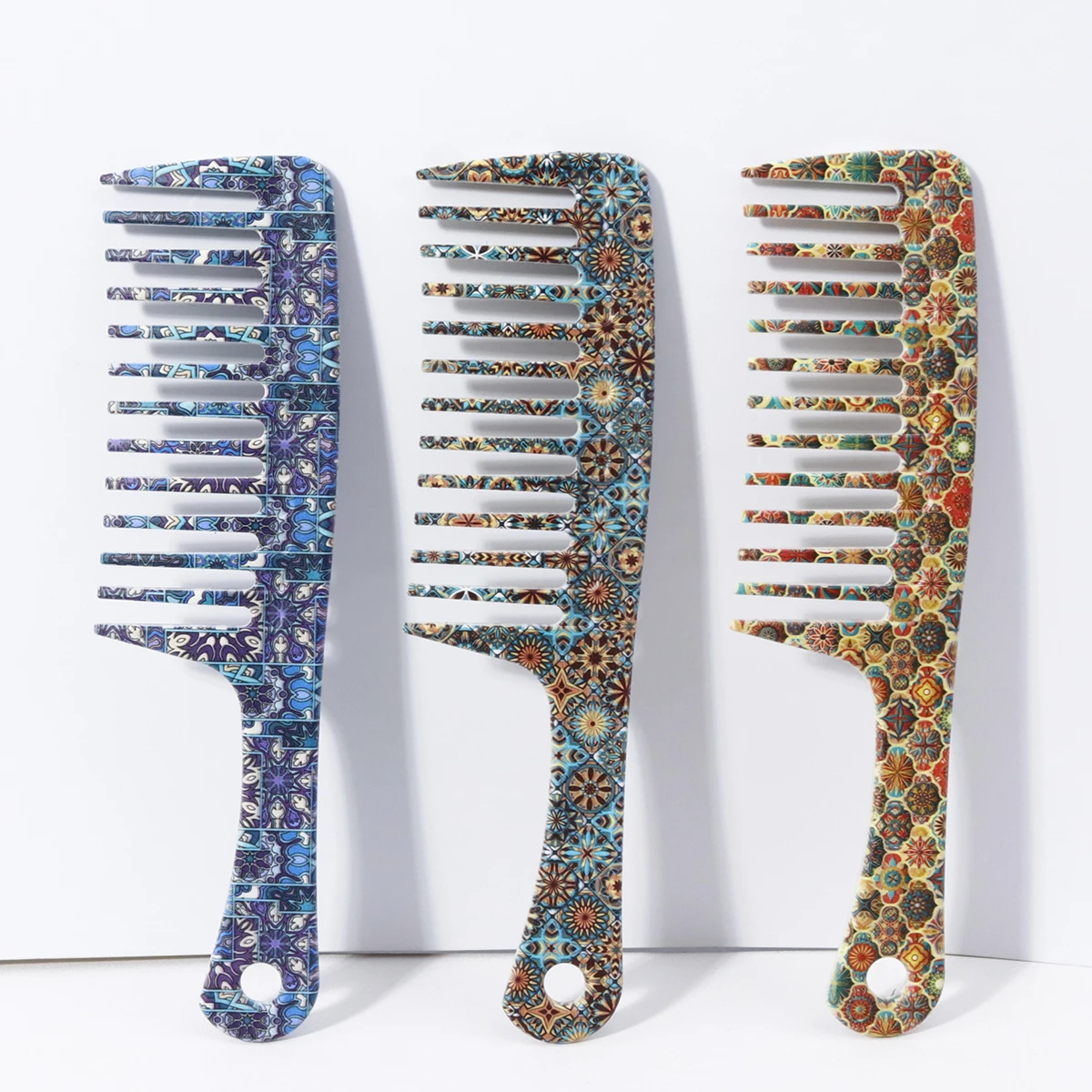 

1pc Retro Totem Pattern Wide Toothed Comb - Anti Knot, ABS Plastic Handle, Smooth Hair and Neat,Special for real hair wigs ﻿
