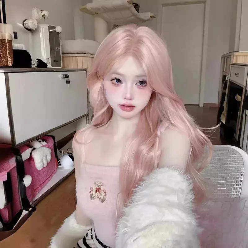 

zz04zz12Длинный волнистый парик из розовой пудры для женщин, повседневные вечерние парики из синтетических волос естественного вида с пушистой челкой, высокое качество лолита