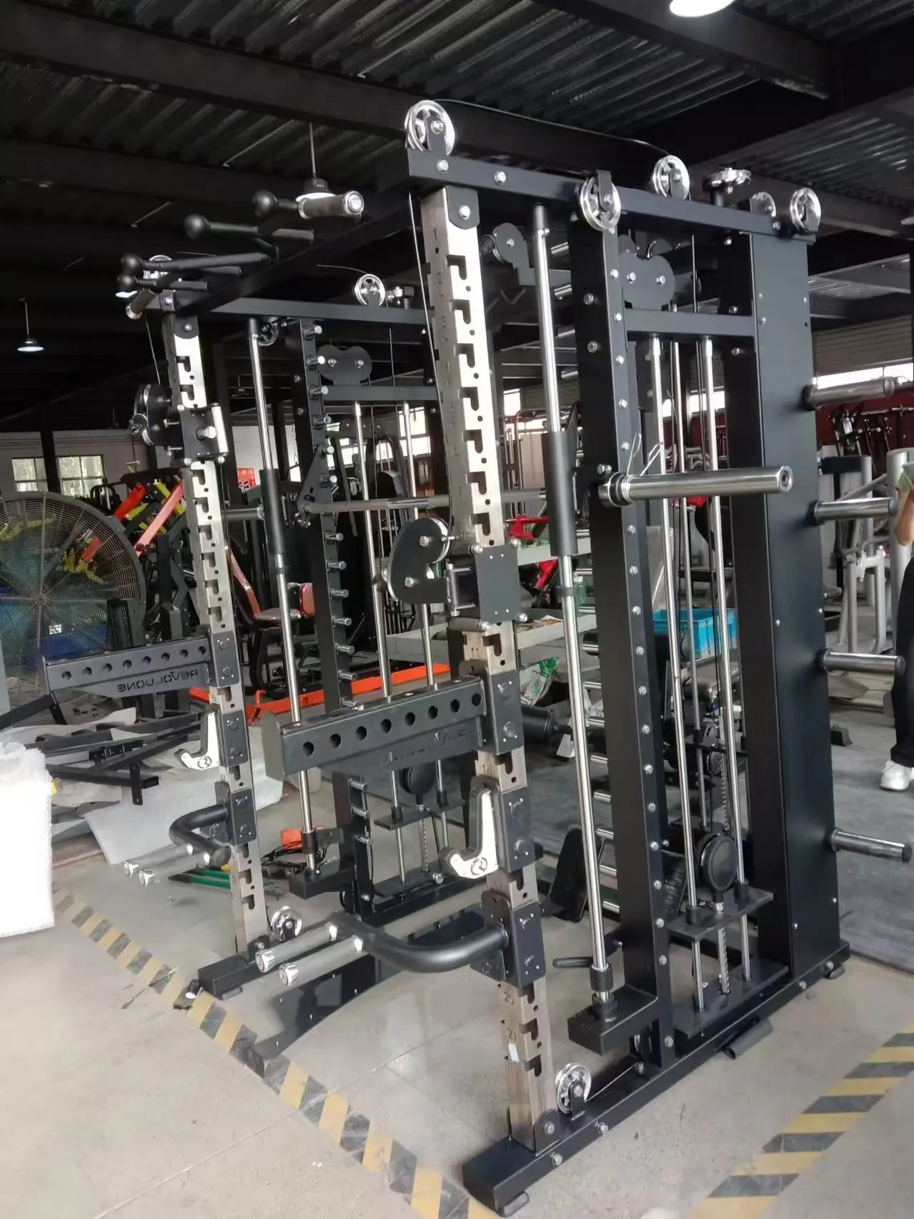 XinRui Commercial Home Gym Power Cage Squat Rack Multifunktions-Fitnessgeräte Smith Machines Übung Schultertraining