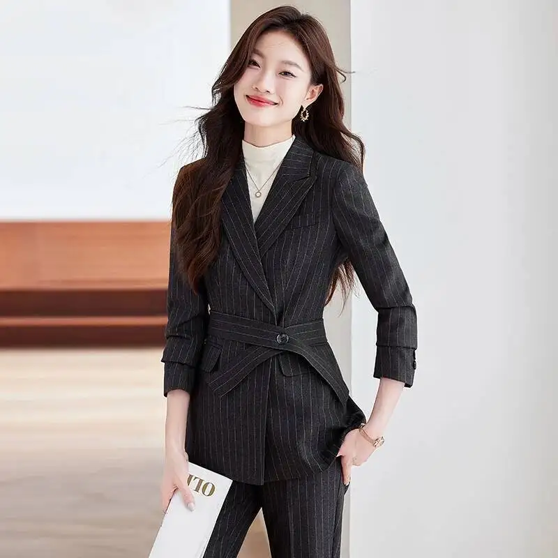 Pantaloni formali a righe eleganti in tessuto di alta qualità Pantaloni per interviste carriera autunno inverno Set blazer professionali per donna