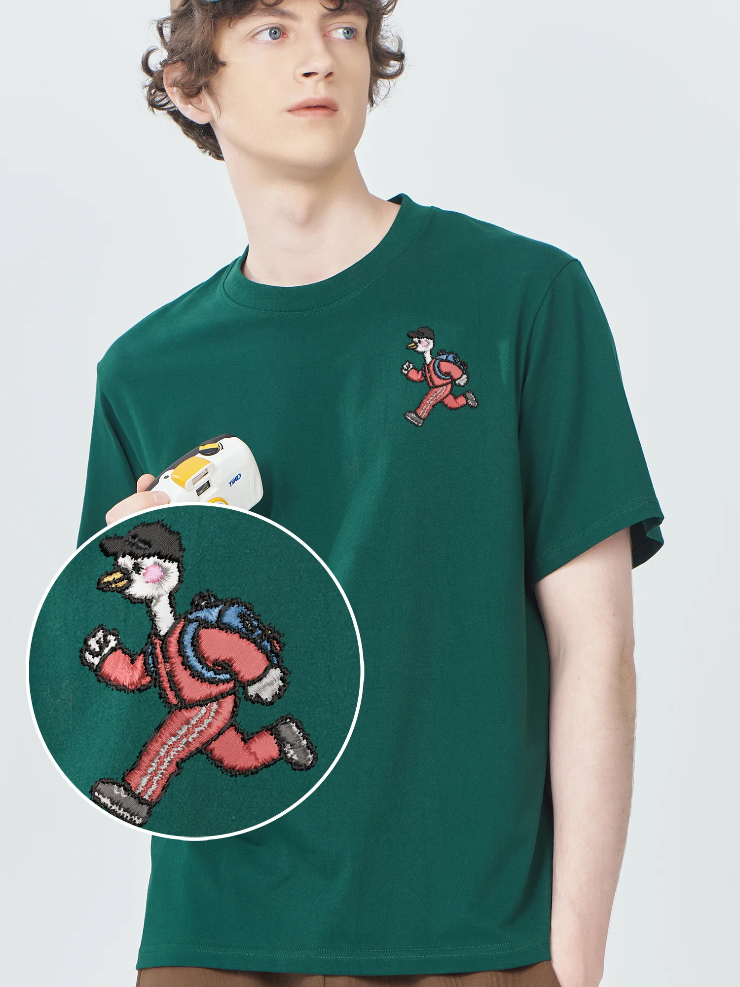 

Student Duck Running Embroidered Tops Couples Gift Unisex Soft Summer Breathable Design Embroidery T Shirts​