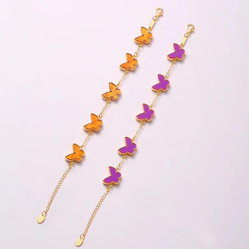A fashionable and minimalist style bracelet with a butterfly-shaped creative decoration and double-sided mother-of-pearl inlay.