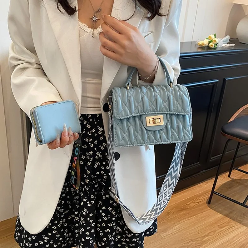 

Модная минималистичная простая сумка-мессенджер Элегантный кожаный дизайн для женского бизнеса и пригородного использования