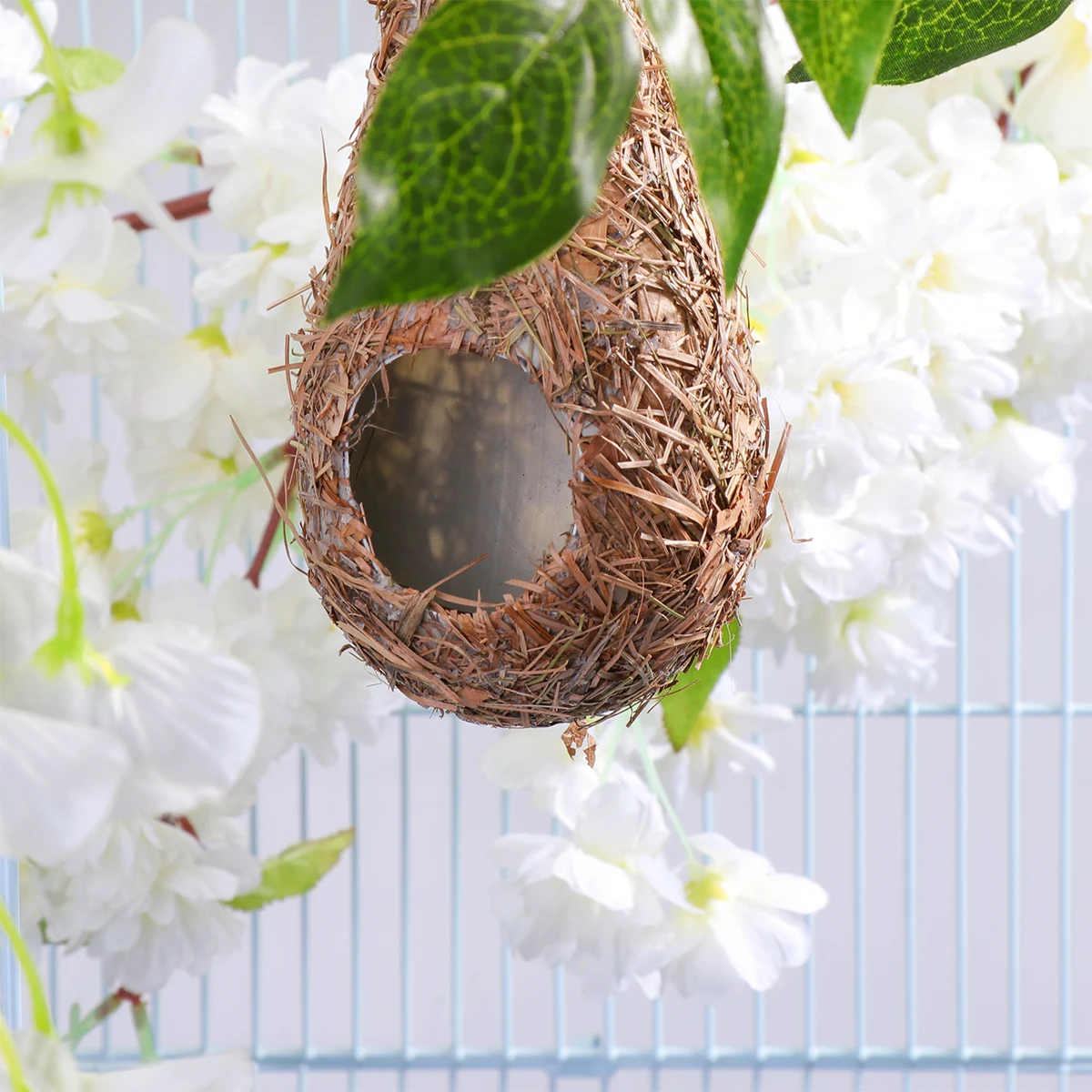 

2Pcs Natural Grass Weaving Bird Nest Hanging Safe Sleeping Place for Canary Parrot Bird Supplies Weaving Birds Nest