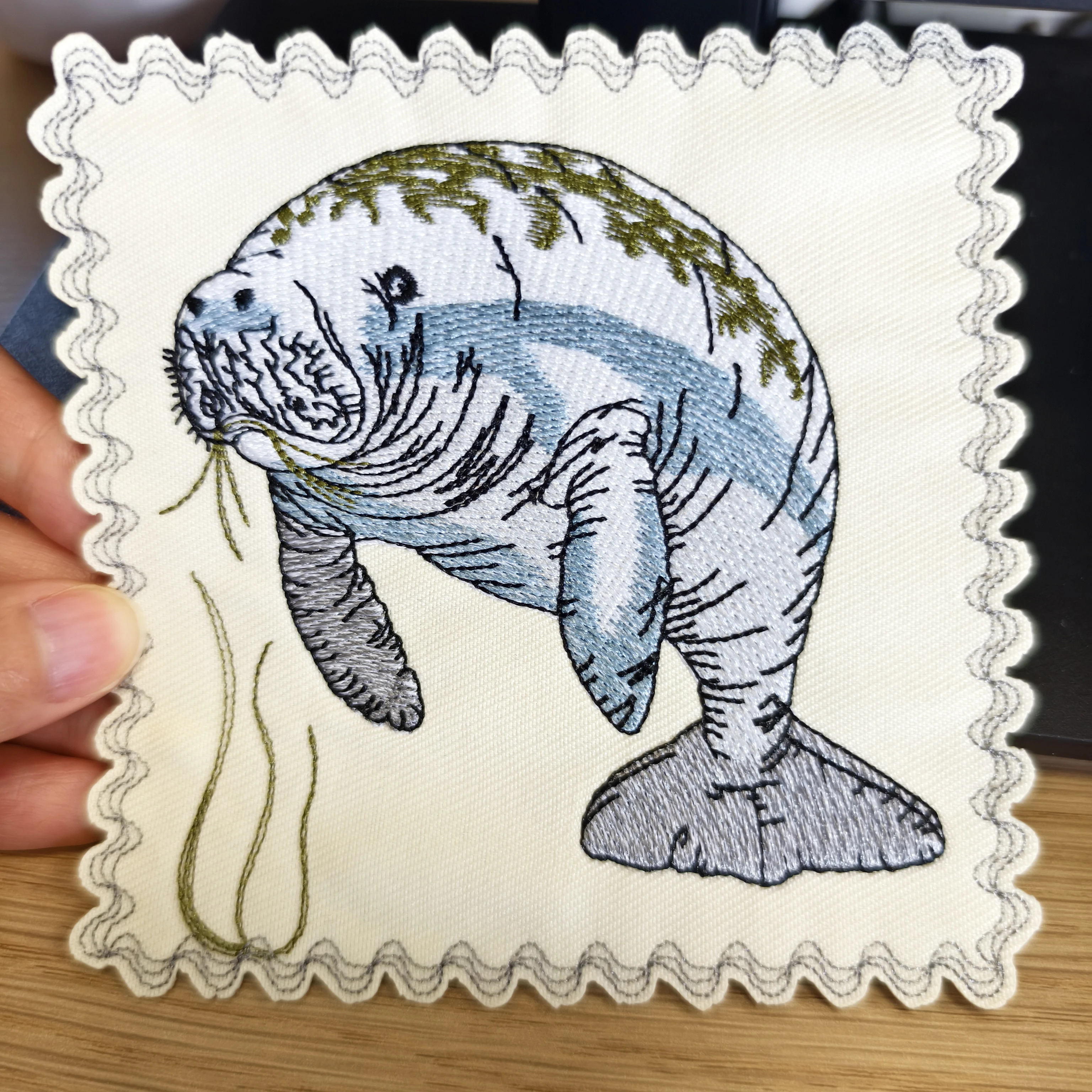 1 szt. Urocza naszywka z haftem w kształcie manatii, trawy morskiej, naszywka z motywem zwierzęcym, naturalna, do samodzielnego wykonania, prezent, naszywki do naprasowania na ubrania, czapki, kurtki, czapki typu trucker