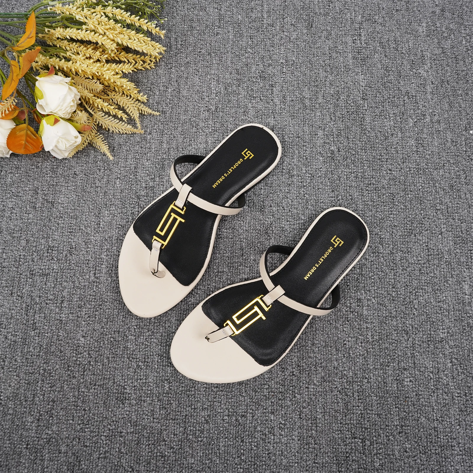 

Women's beach slippers in plus size 35-44, luxurious leather high-quality flip flops, summer indoor and outdoor women's shoes