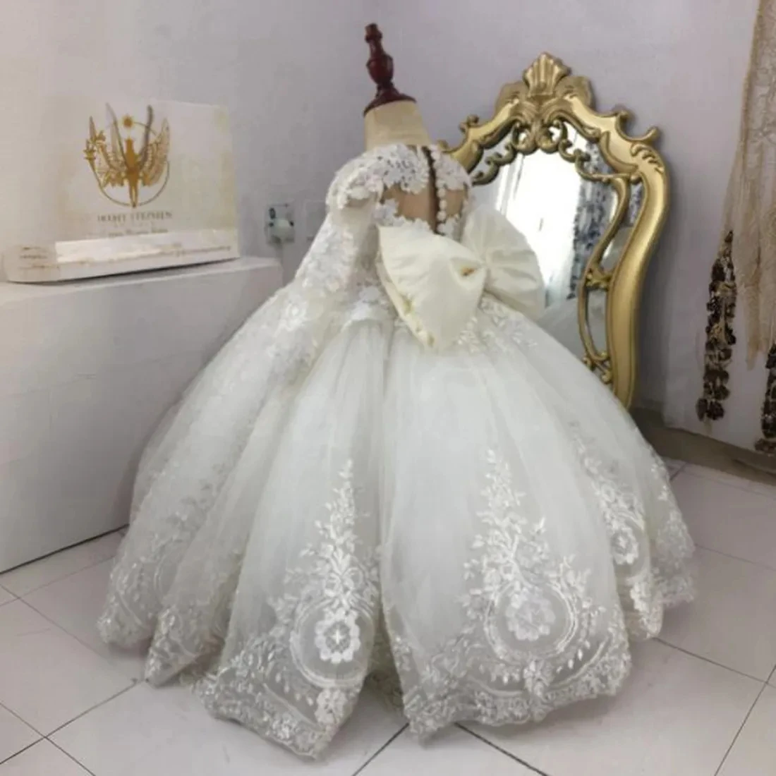 

White Flower Girl Dresses Sheer Neck Puffy Pleated Tiered Tulle Ball Gowns for little Girls for Wedding Appliqued Lace Beaded