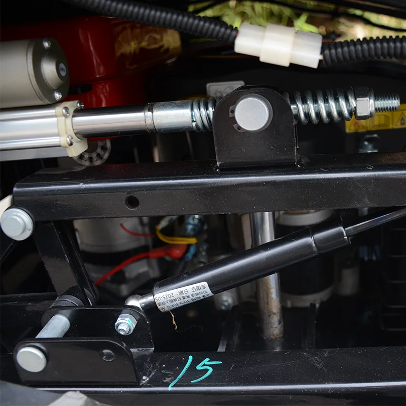 Mesin Pemotong Rumput Remote Control Home Farm Orchard, Tanpa Kabel, Desain Ringkas, Mesin Pemotong Rumput Beroda Rantai