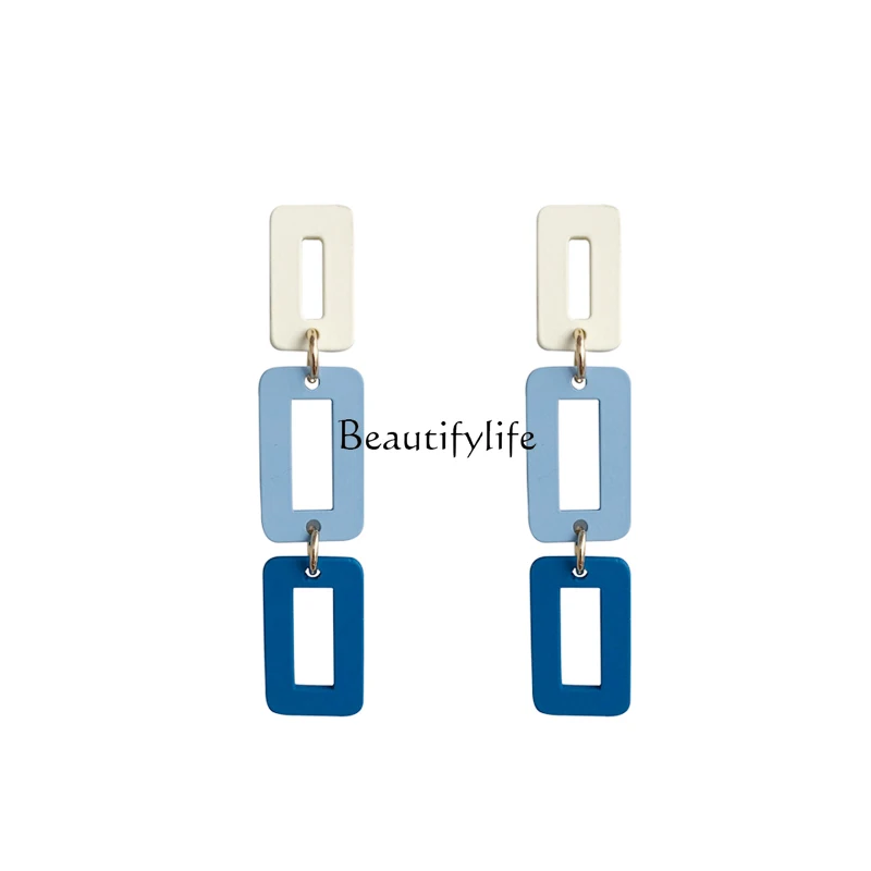 

Contrasting color earrings women's new niche unique fashion personality versatile earrings