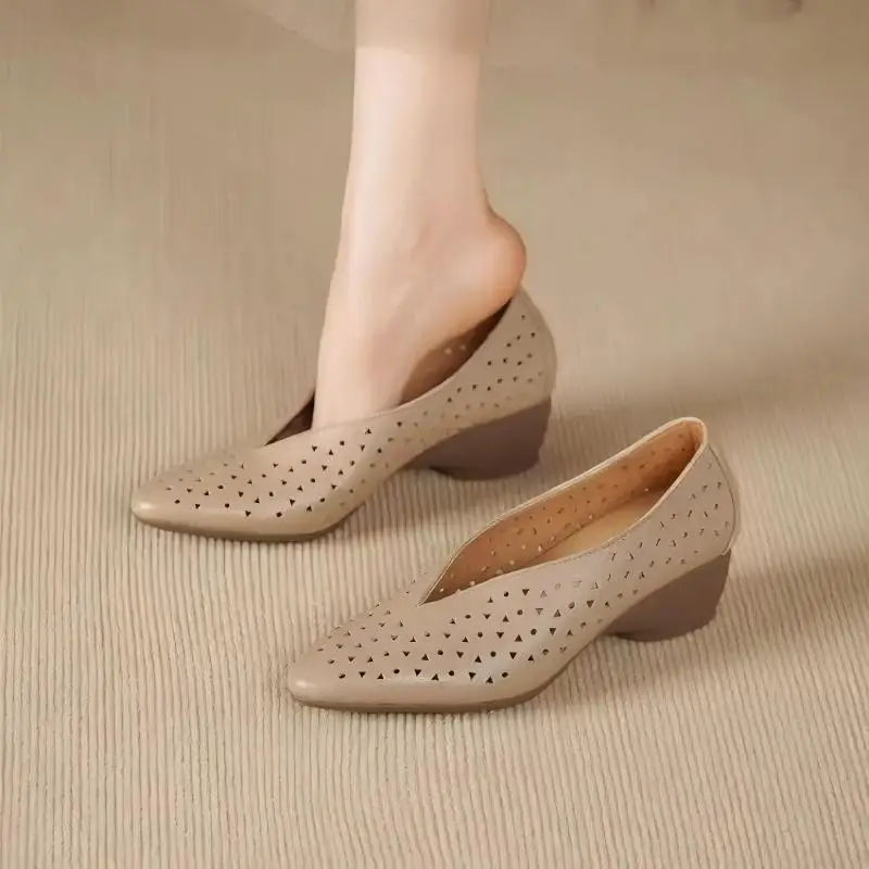 2026 Summer Women's V-Cut Hollow Out Wedge Heel Shoes - Soft Sole Comfortable Mother Shoes, Korean Style Casual Commuter Flats