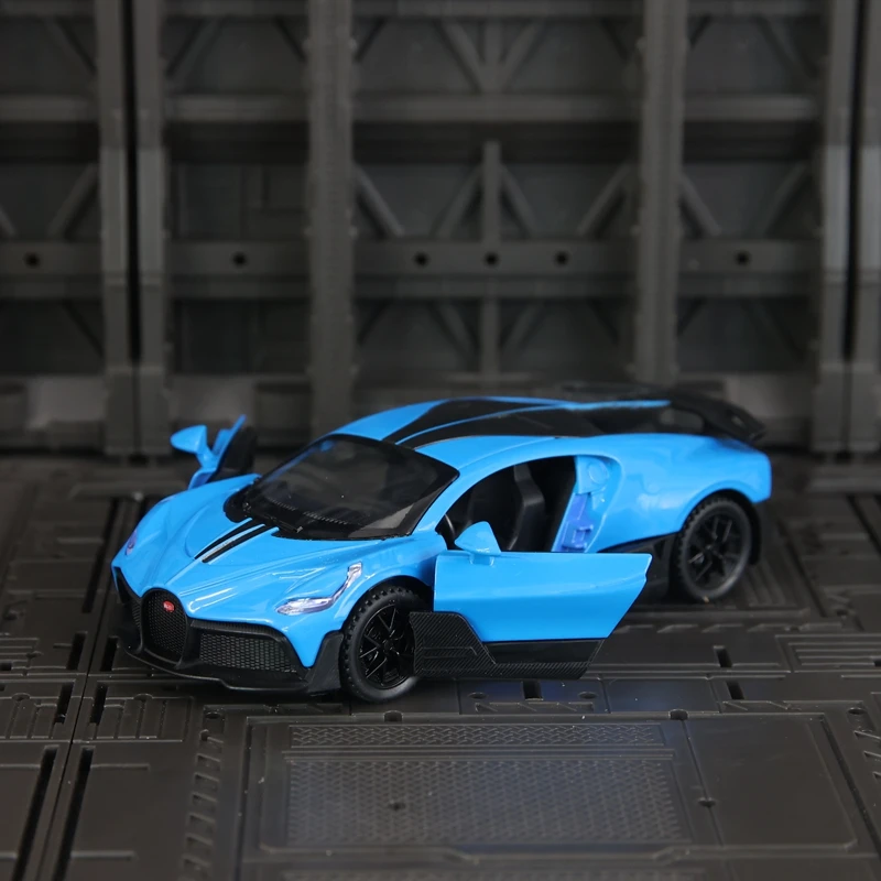 1:32 ディボ合金レーシングカーモデル、ドアが開く、子供向けプルバックおもちゃの車、車コレクションギフト、豊富なディテール、精巧な仕上がり