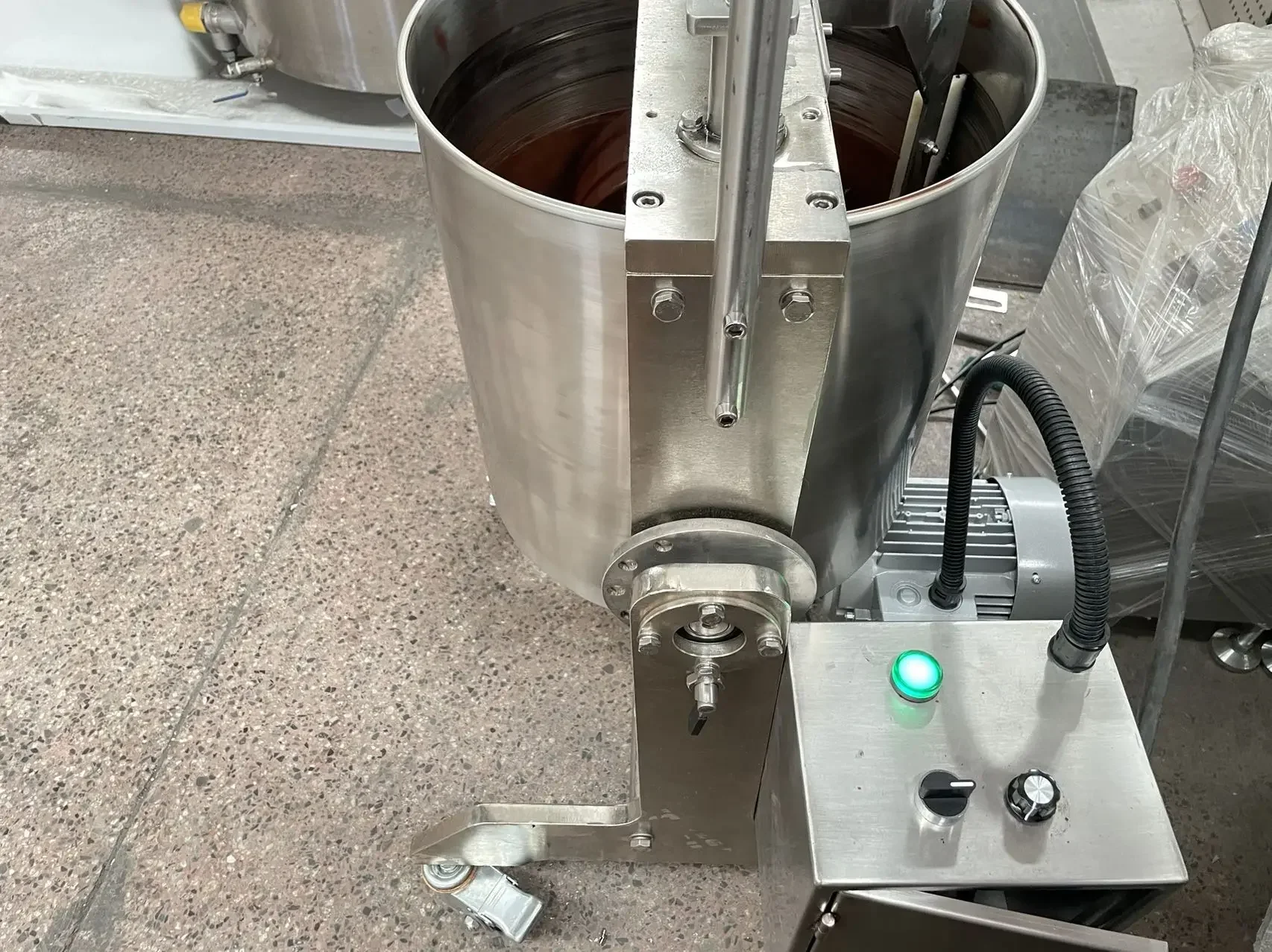 LST sss stainless 25 L Small chocolate melanger chocolate grinding machine