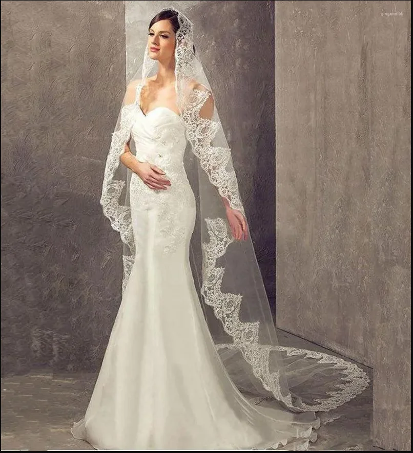 

Bridal Veils Cathedral Long Wedding Veil Without Comb 3 1.5 M Lace Edge One Layer Accessories
