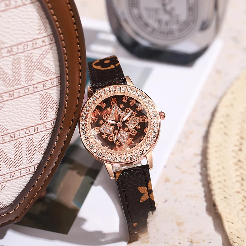 Women's Quartz Watch Vintage Full Diamond Star Shaped Ladies Watch Leather Strap Fashion Luxury Female Wristwatch For Daily Wear