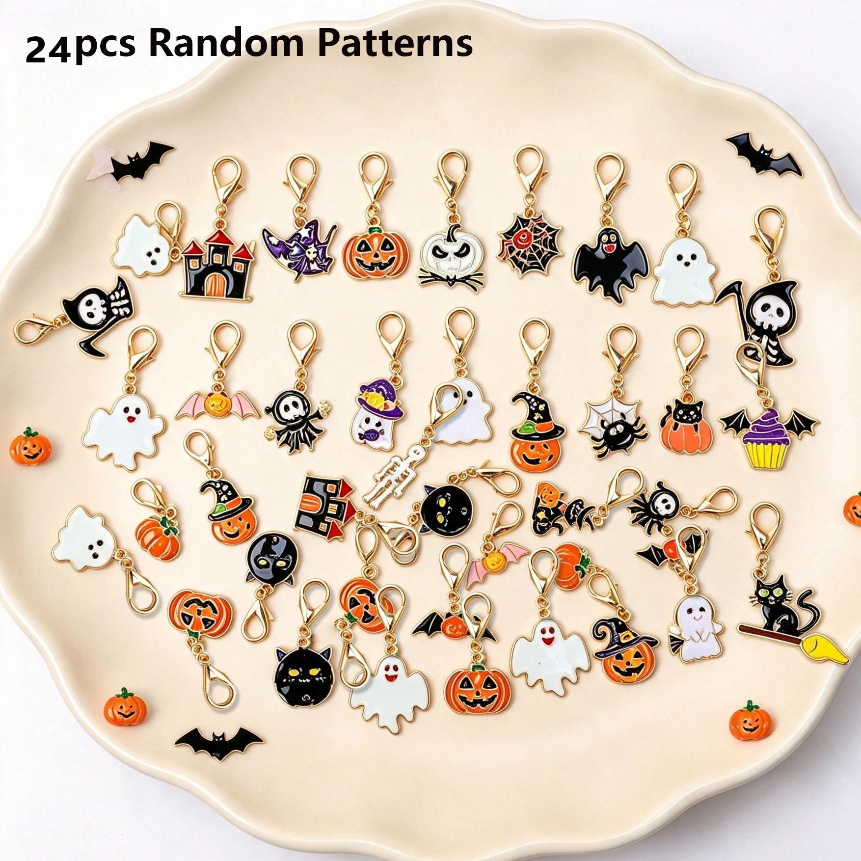 24 Stück zufällige Halloween-Kreativ-Mode-Schlüsselanhänger-Anhänger: Geister, Kürbisse, Fledermäuse, schwarze Katzen, DIY-Zubehör für Taschen, Armbänder und Anhänger. – Detail 1