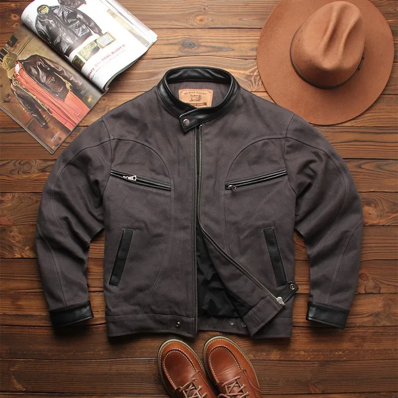

A new and stylish oil-wax canvas coat paired with leather for men's outerwear