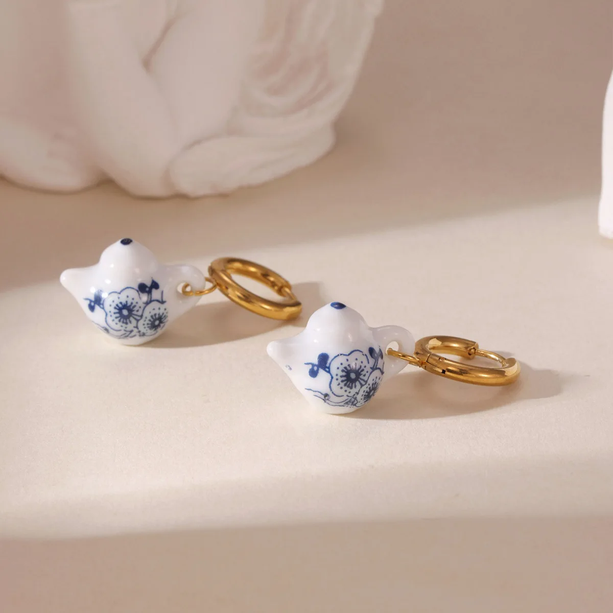 

New Chinese-Style Blue-and-White Porcelain Earrings: Fresh and Chic Stainless Steel Ceramic Studs for Women