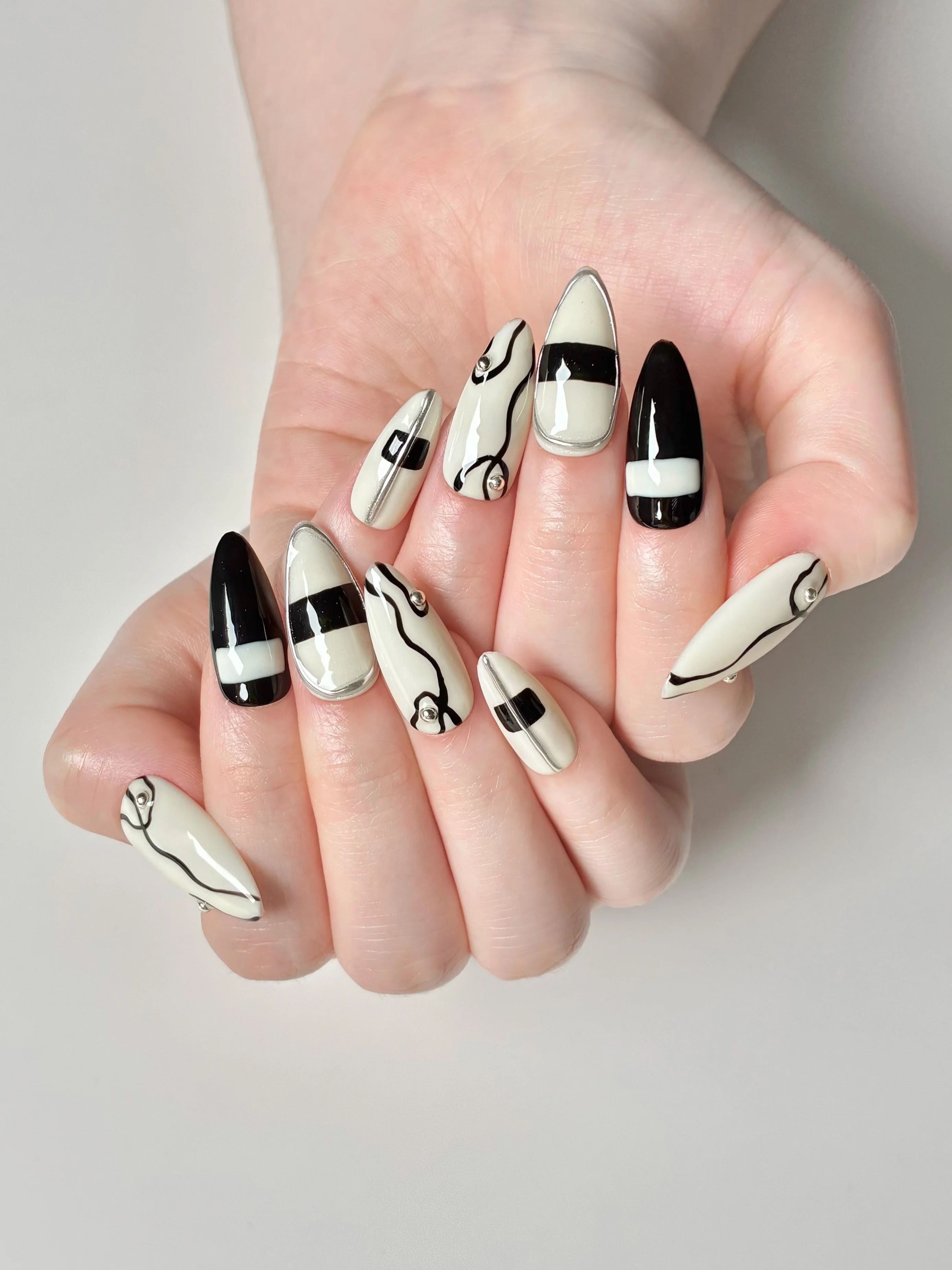 10pcs Handmade y2k Black White Line Press On Nails Almond Long Minimalist Trendy Fake Nails Silver Bead Decor False Nail