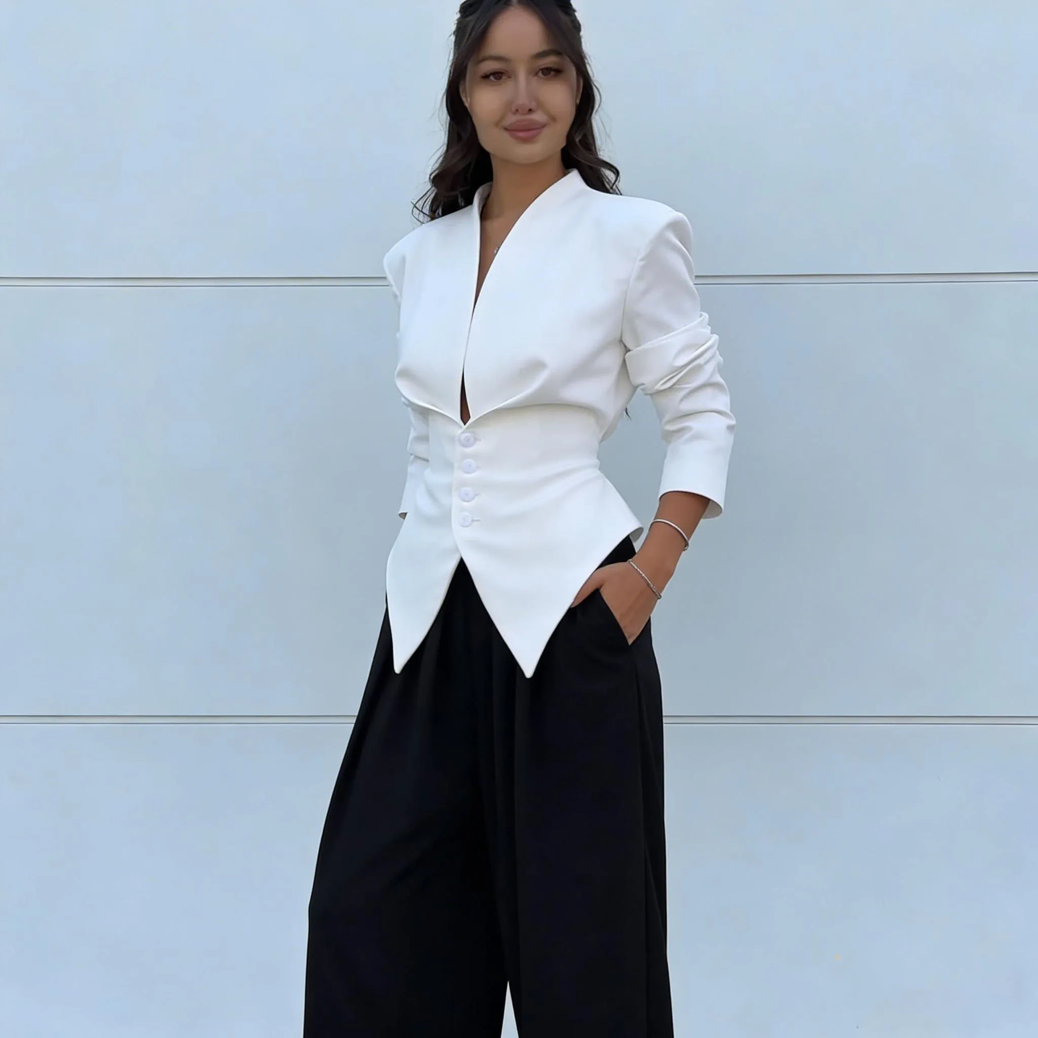 LIMO Ladies Tailored Slim Fit Blazer – Deep V-Neck, Button Detail, Chic Business Casual Suit Jacket