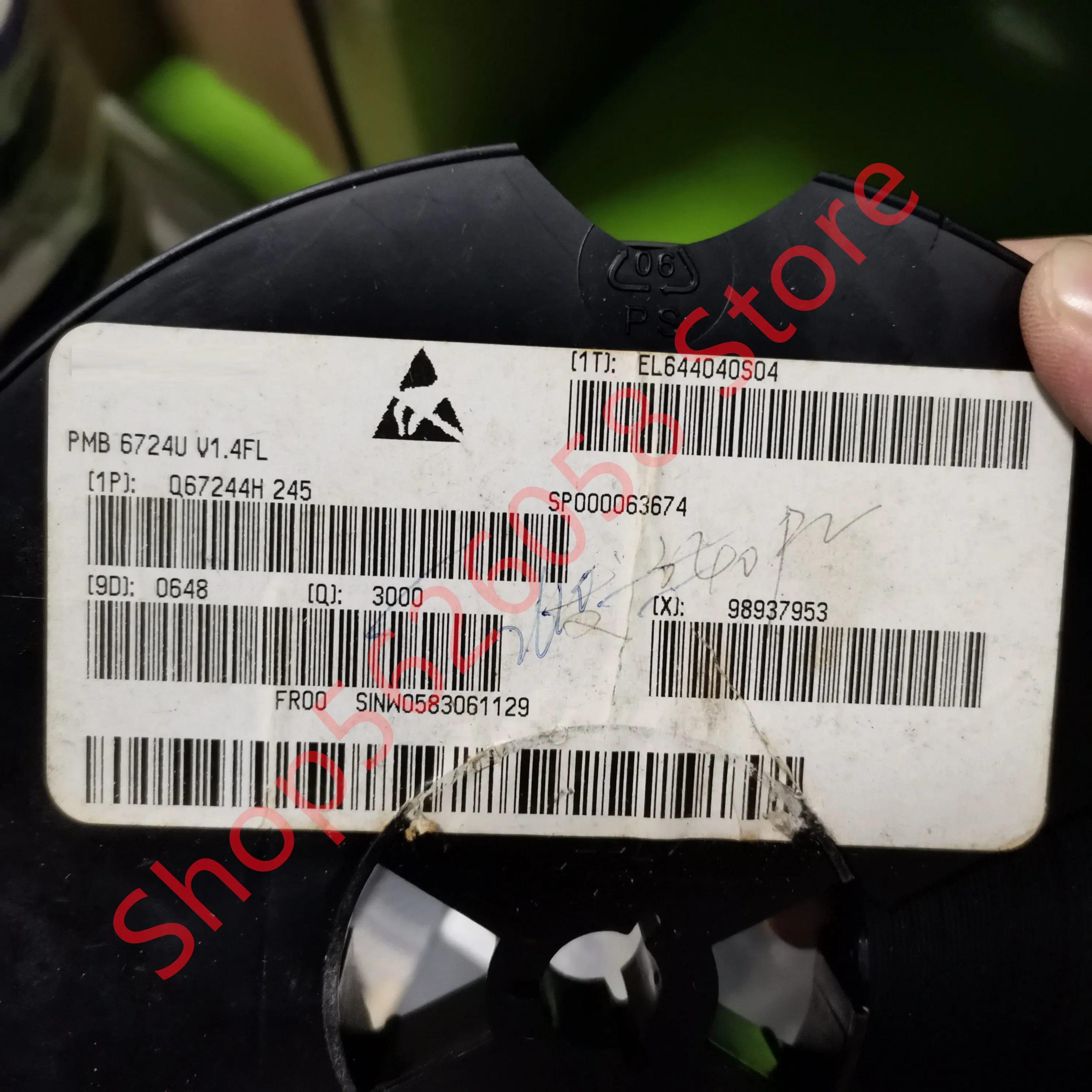 

PMB6724UV1.4FL QFP 5 шт./лот оригинальные и аутентичные, бесплатная доставка