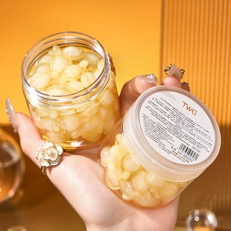 The Texture Is Light and Translucent, Delicate and Smooth, Moisturizing the Skin, Leaving It Delicate and Hydrated, Firm and Hydrated, Reducing Fine Lines, Giving the Skin Elasticity, and Showcasing Youthful and Beautiful Skin.