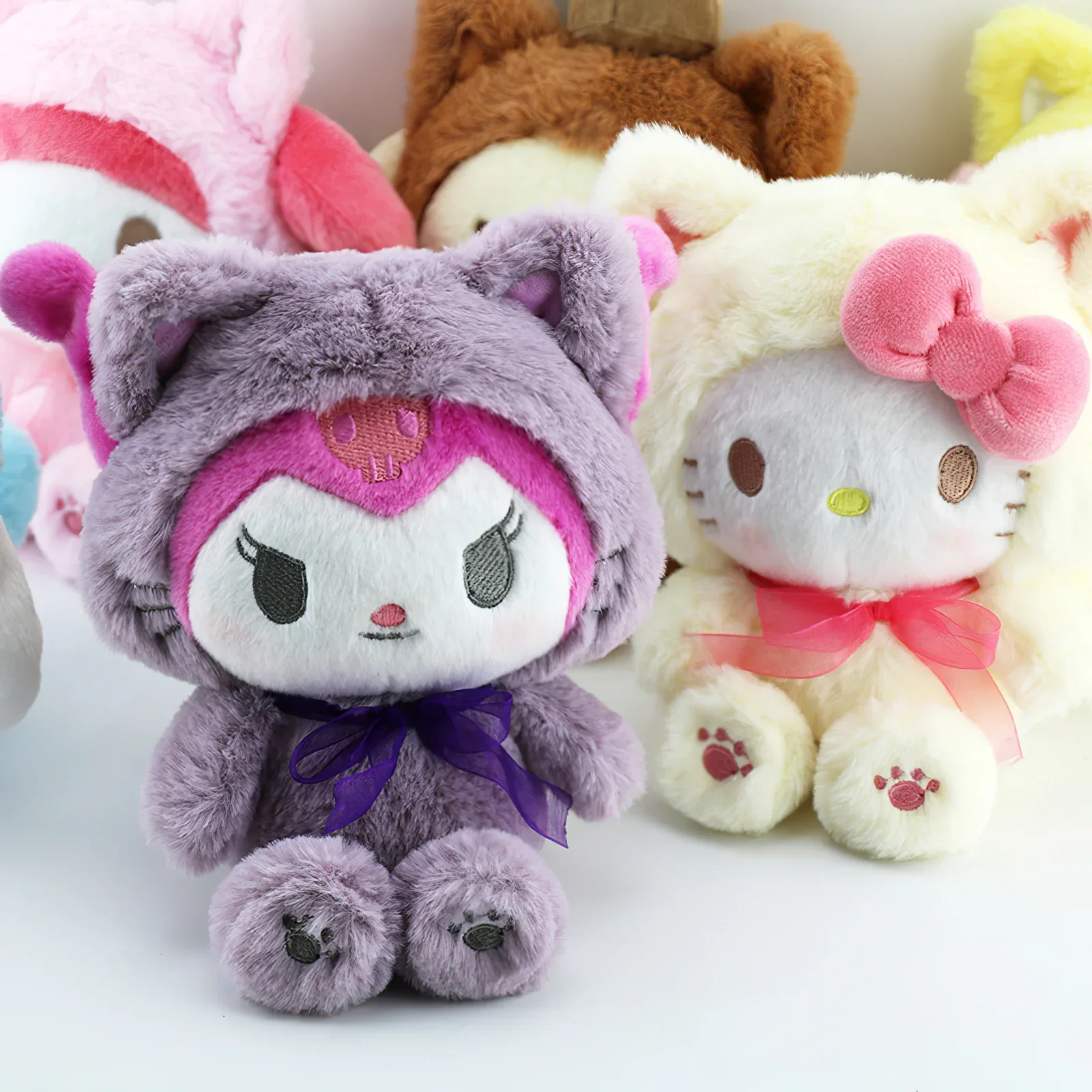 22cm kreskówka Sanrio Hello Kitty Kuromi melodia pluszowa zabawka Kawaii Cross-dressing Cinnamoroll pluszaki miękkie wypchana lalka prezent dla dziewczynek