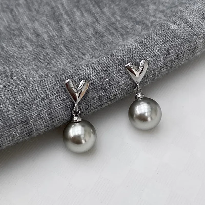 

S925 sterling silver love gray pearl stud earrings cold wind light luxury high sense autumn and winter earrings