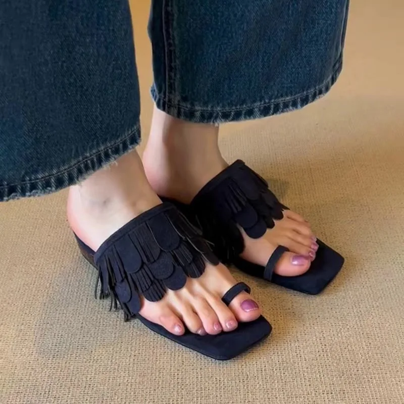 Fashion Clip Toe Flip Flops Niche Suede Tassel Low Heel Square Head Slippers Women's Shoes 2026 Summer Cool Slippers Sandalias