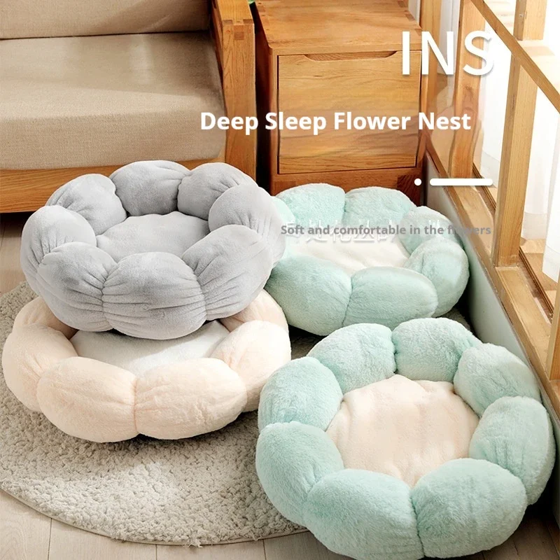 Pet kennel Cats keep warm in winter with plush flower nests   Four seasons universal round kennel cat bed