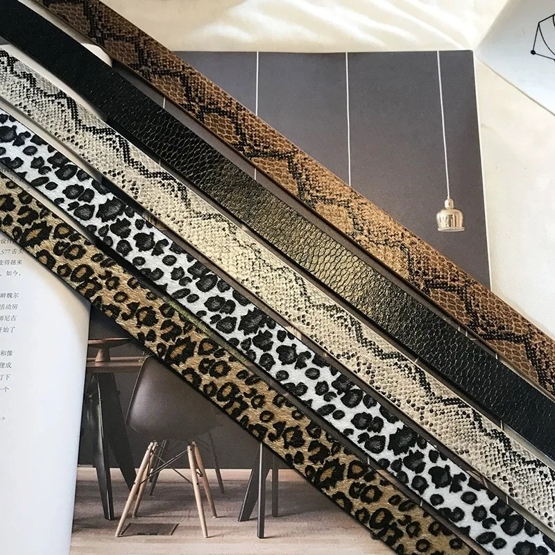 Cintura con motivo serpente con fibbia quadrata leopardata Cintura sottile Alla moda e semplice stile versatile Decorazione jeans Cintura Instagram