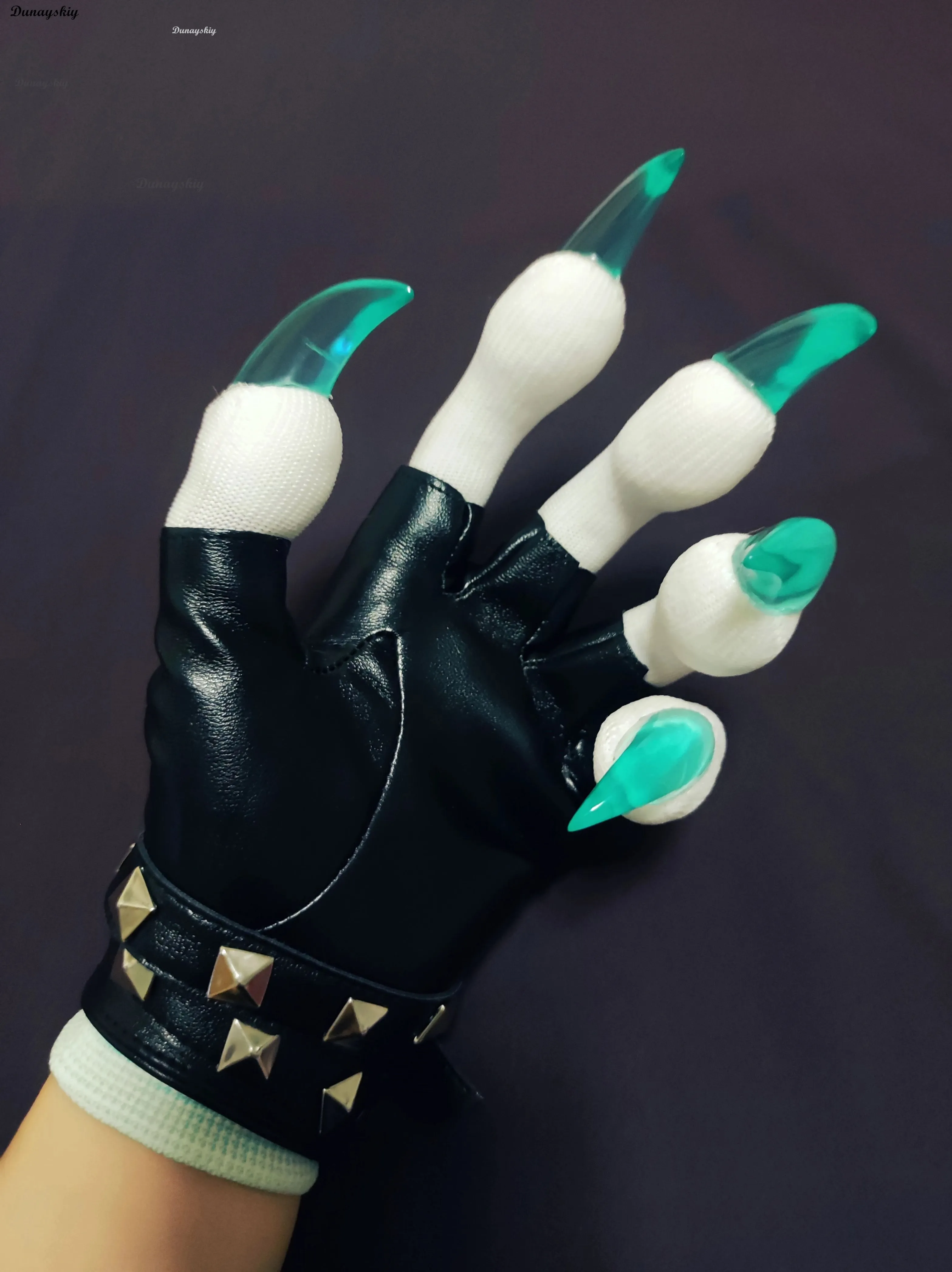 Kürklü eldiven Kig Fursuit Kigurumi Cosplay peluş eldiven yaz eldiven pençe siyah beyaz renkli pençe sevimli serin kürklü parti hediye