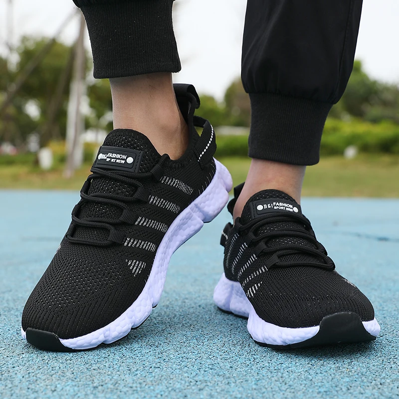 

2026 Summer Soft Soled Running Shoes Men Mesh Breathable Casual Shoes Comfortable Fashionable Versatile Outdoor Exercise Shoes