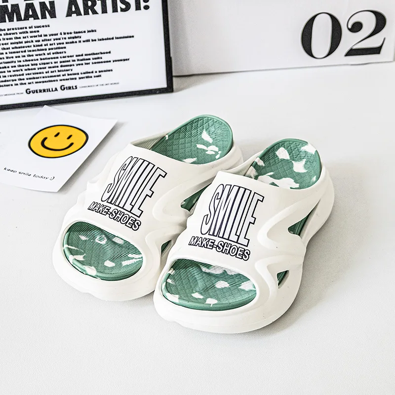 

A pair of children's summer open-toe slippers, soft and wear-resistant outdoor beach shoes, sizes 36/37-42/43，AL-8899-1