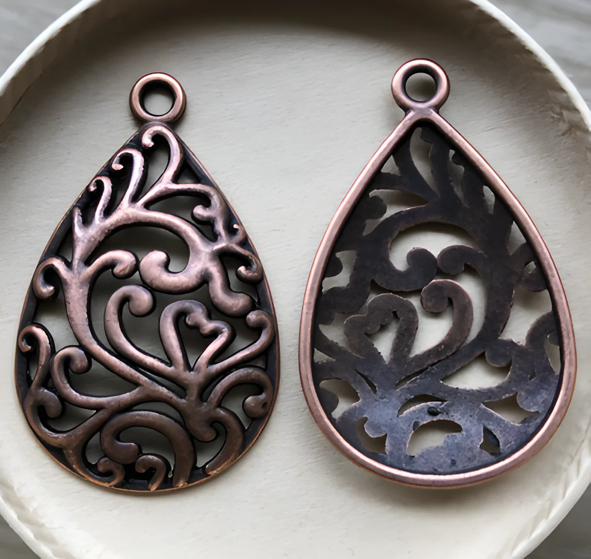 

10pcs 21*34mm Alloy metal antiqued copper color drop shaped hollow pendants for jewelry handmade HWL2517