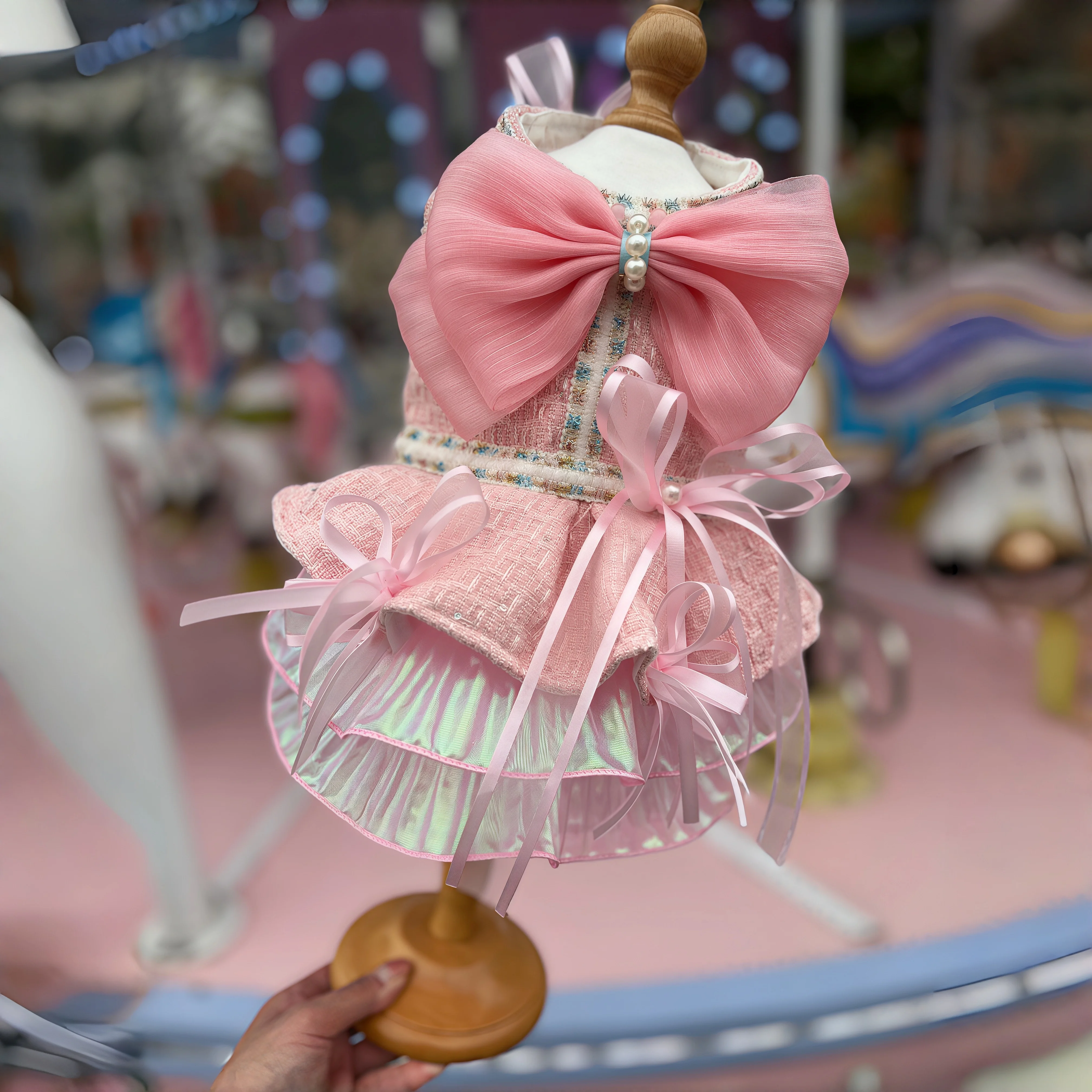 

Роскошное платье ручной работы для собак: оригинальное, с розовыми жемчужинами, бантом и пайетками, для маленьких и средних пород, юбка для пуделя.