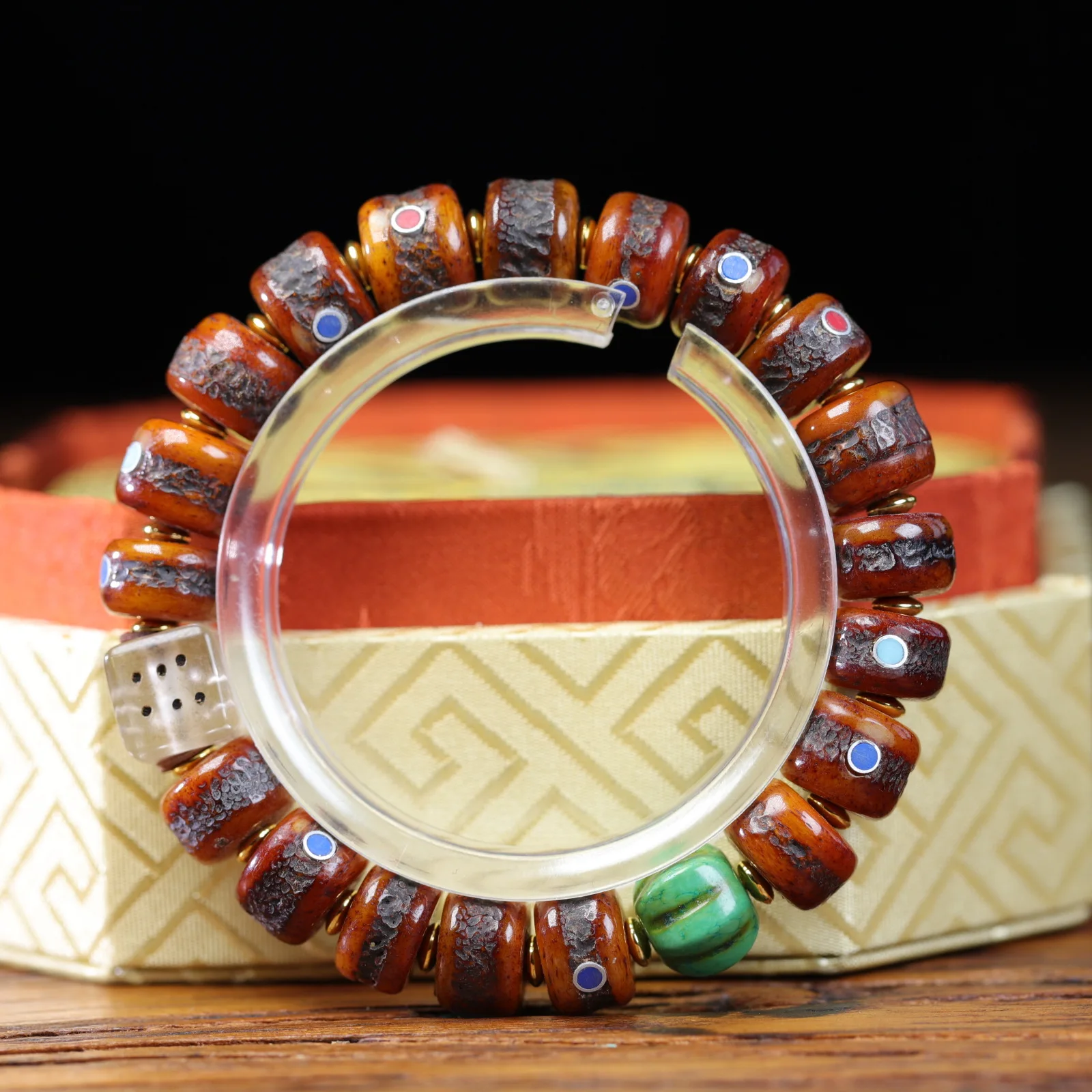 

Tibetan cow bone top bone pill beads barrel beads strings inlaid turquoise DIY old glaze Tibetan old cow bone bracelet