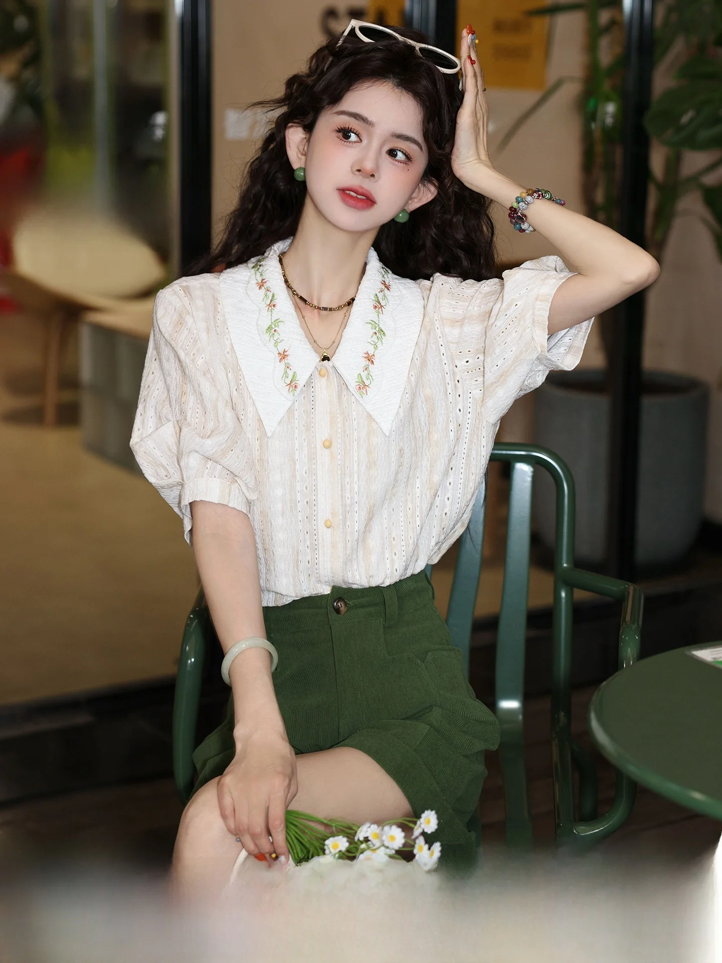 

Chen Jiajie Short Sleeve Shirt Women's Style 2026 New Versatile Slimming Design Cotton Polyester Blend Vintage Flared Sleeve