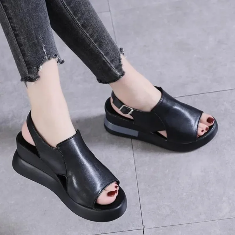 Letnie sandały na koturnie na platformie moda Retro Romen buty na plażę damskie Casual Peep Toe miękkie wygodne Sandalias De Mujer