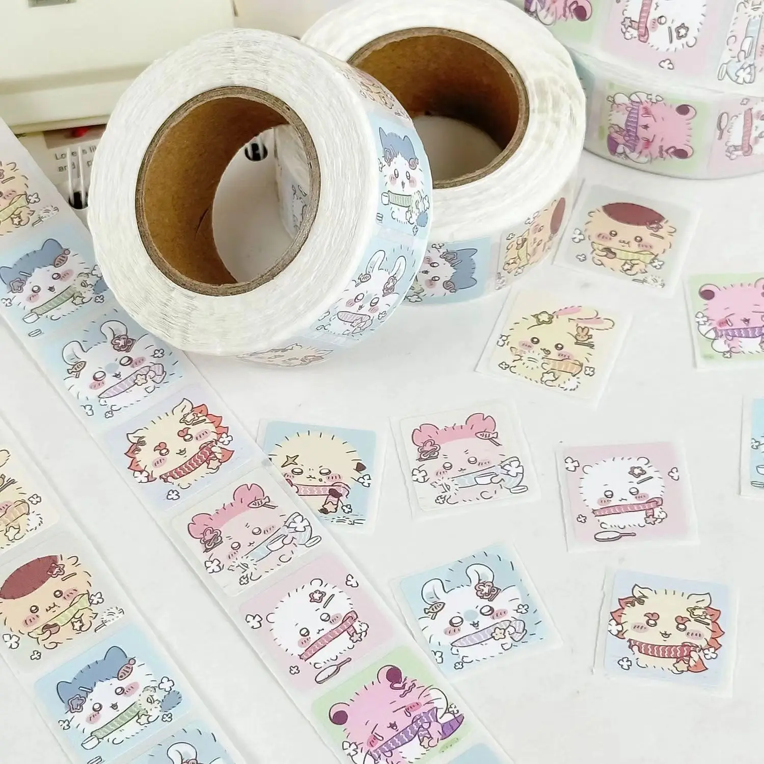 

500 Pieces of Chikawas Roll Roll Sticker Decoration Handbook Stickers Hachiware Usagi Stickers Kids Girls Reward Gift Decoration