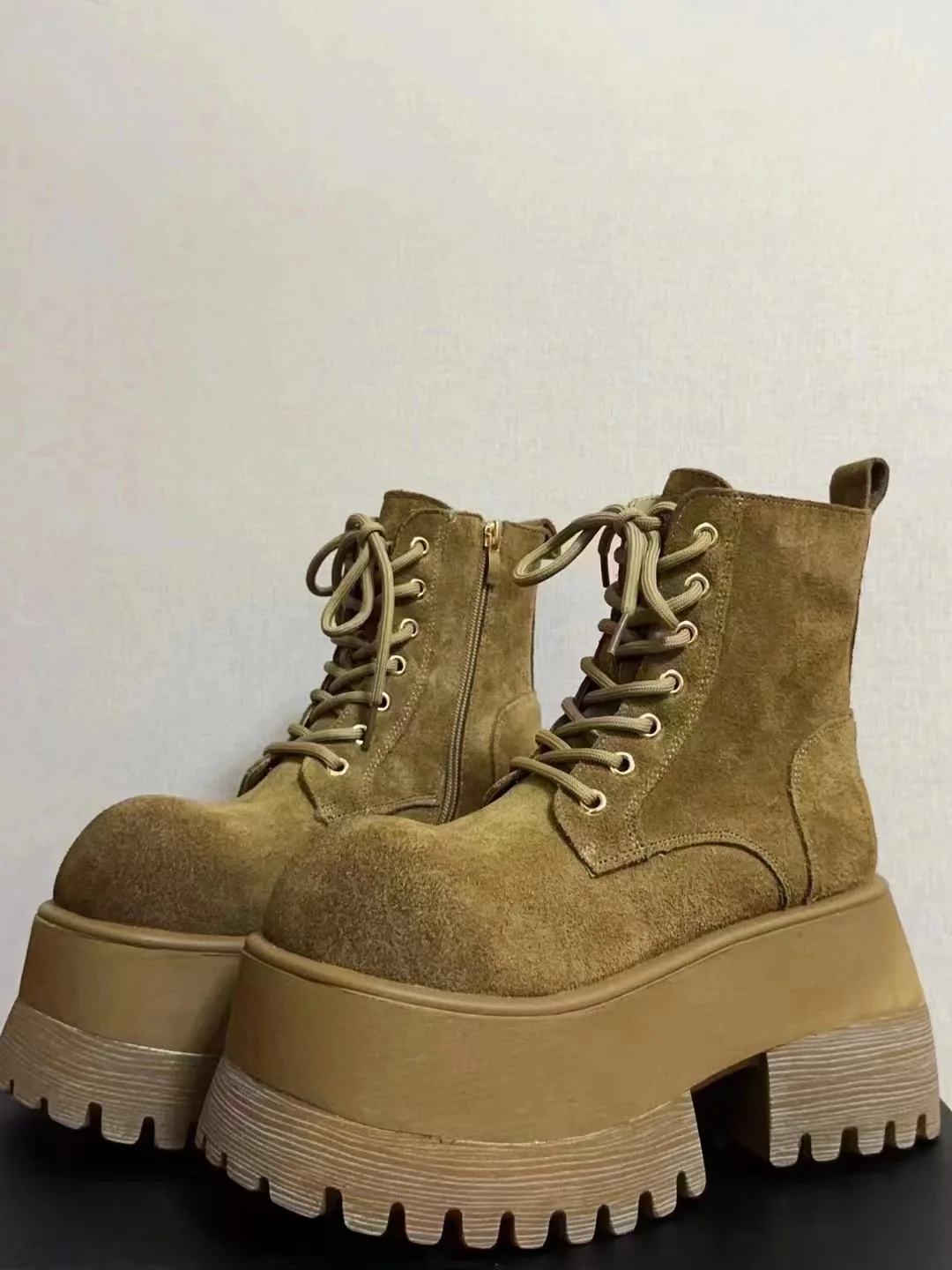 اليدوية النساء شارع الظلام القاحل فاسق الكاحل مارتن أحذية امرأة عالية الكعب مضخات سيدة أحذية مخصصة للحفلات أسود أصفر 40