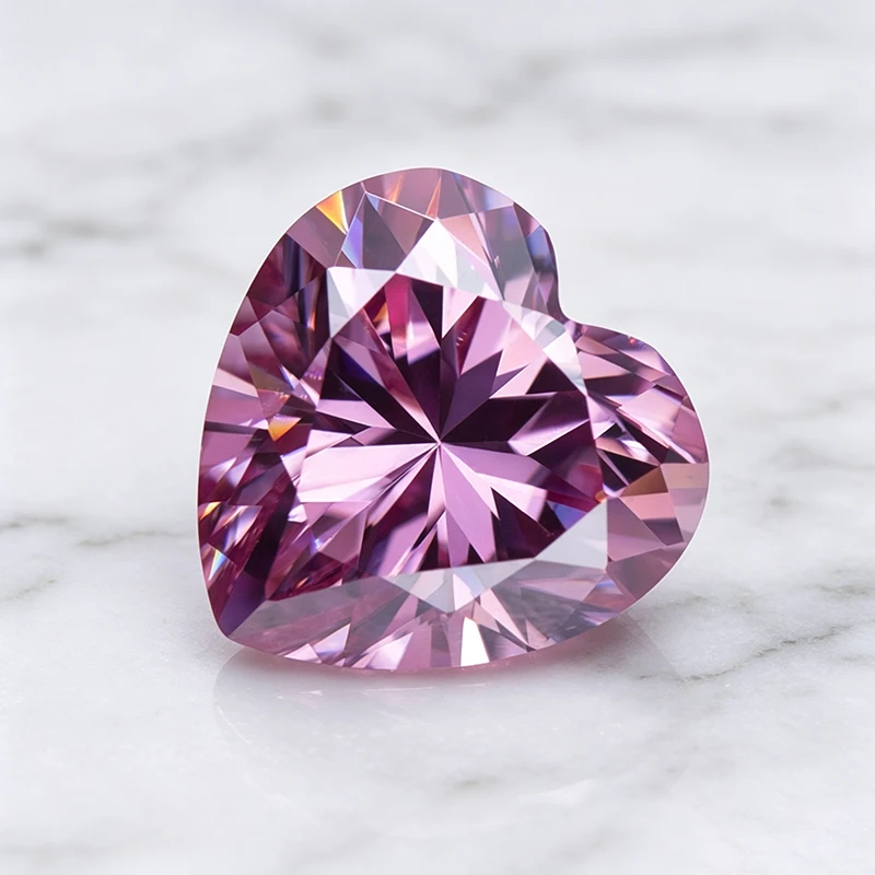Moissanit-Stein im Herzschliff, rosa Farbe, im Labor gezüchteter Edelstein für die Herstellung von Ringen, Halsketten und Ohrringen, besteht den Diamanttester mit Zertifikat. – Detail 3