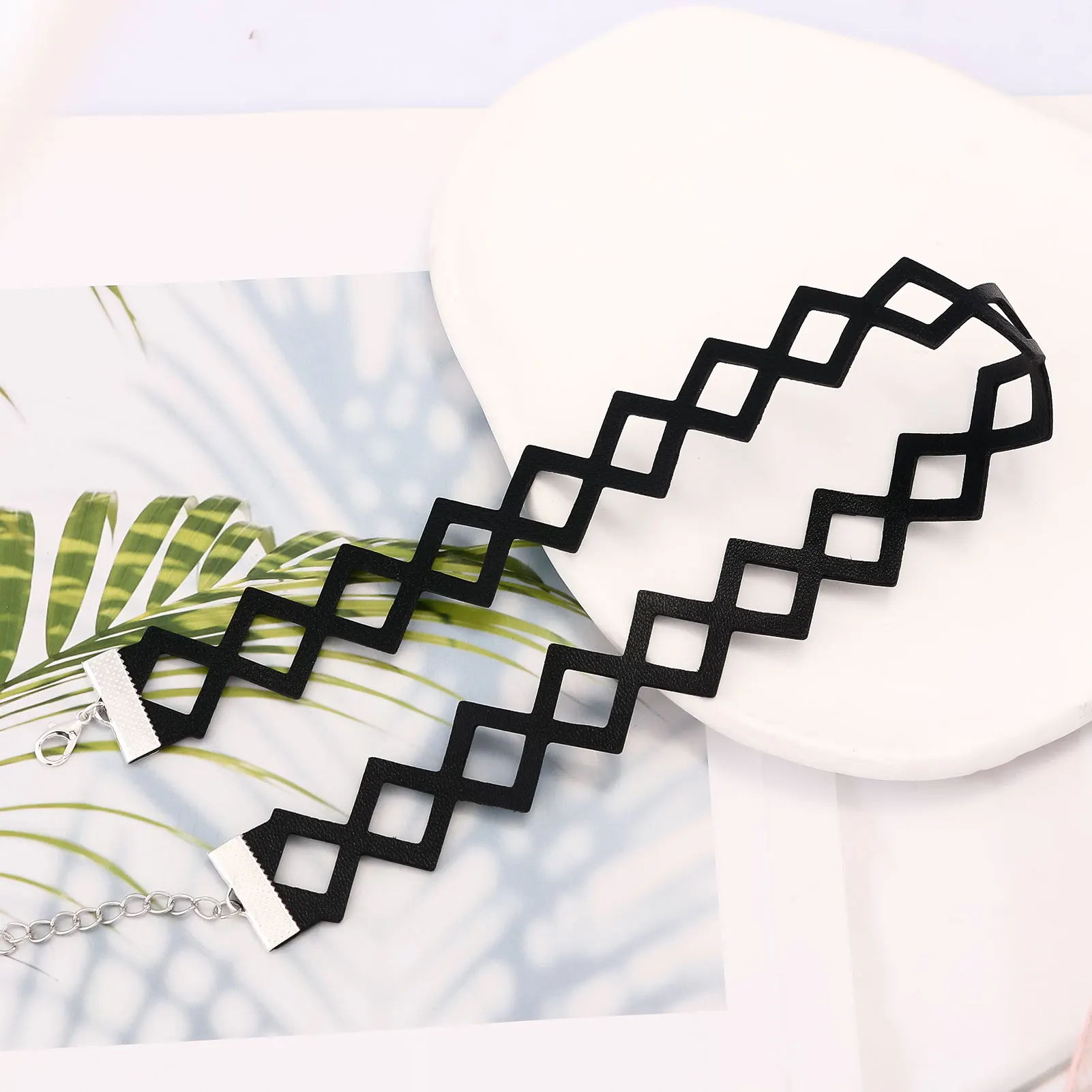 لعبة Valorant المختنق قلادة سوار لعبة شخصية القرنفل الأسود هندسية طوق تأثيري مجوهرات الألعاب اكسسوارات هدية #2