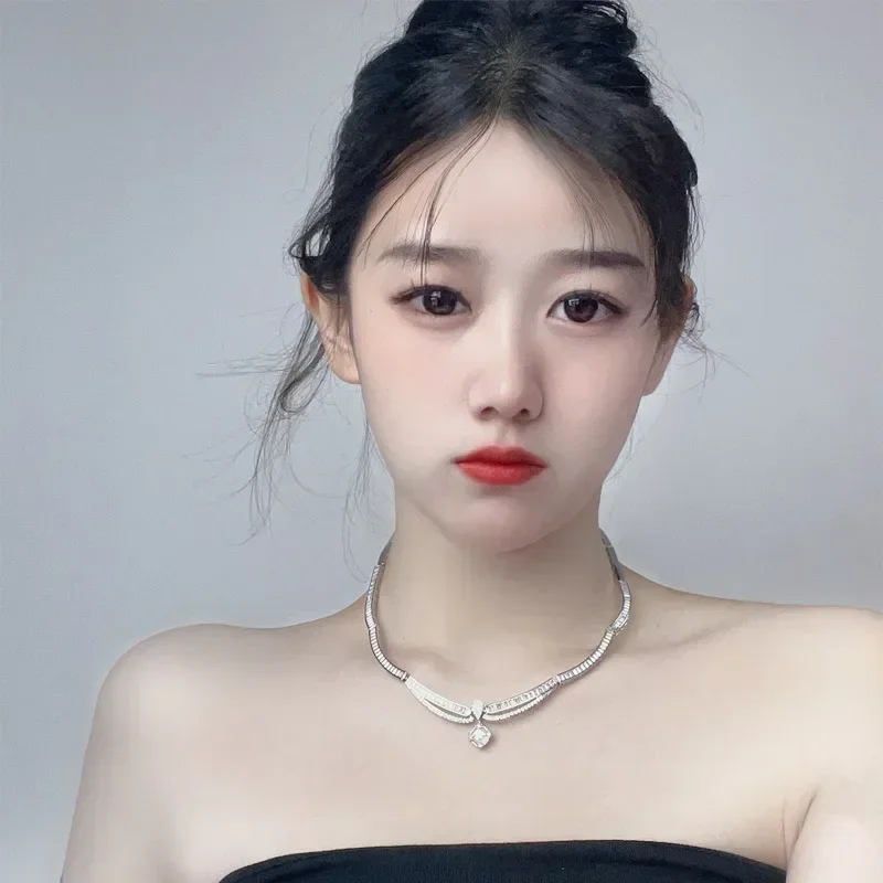 

MDL Moissanit1 style Duty Light Luxury T Square Diamond Necklace Brilliant Full Star High Carbon Diamond Necklace