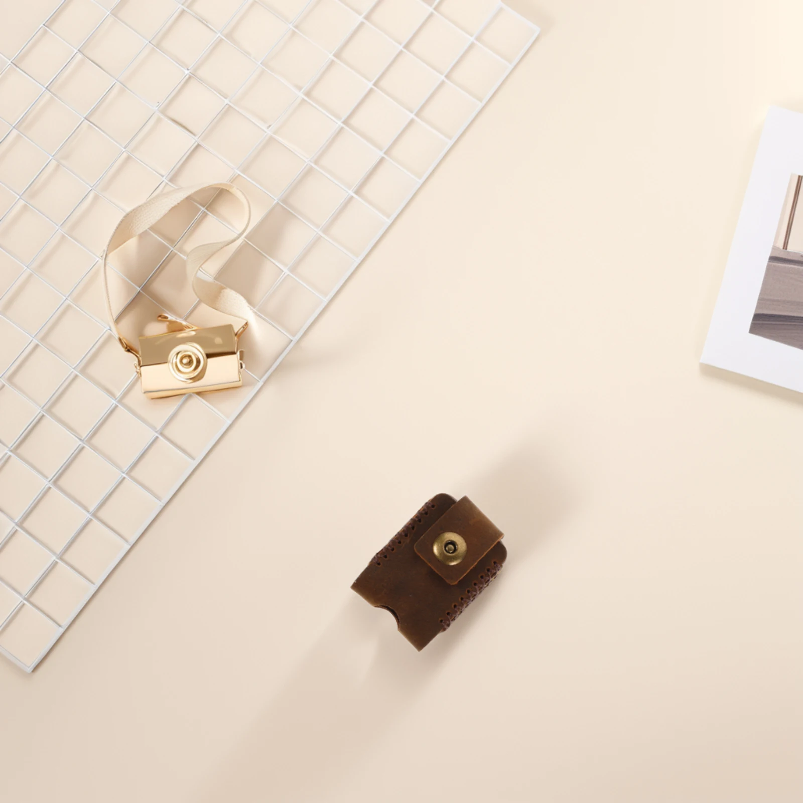 

Camping Lighter Case Portable Sleeve Waterproof Holder for Smoke Protector Cover Outdoor Hiking Gear Lightweight