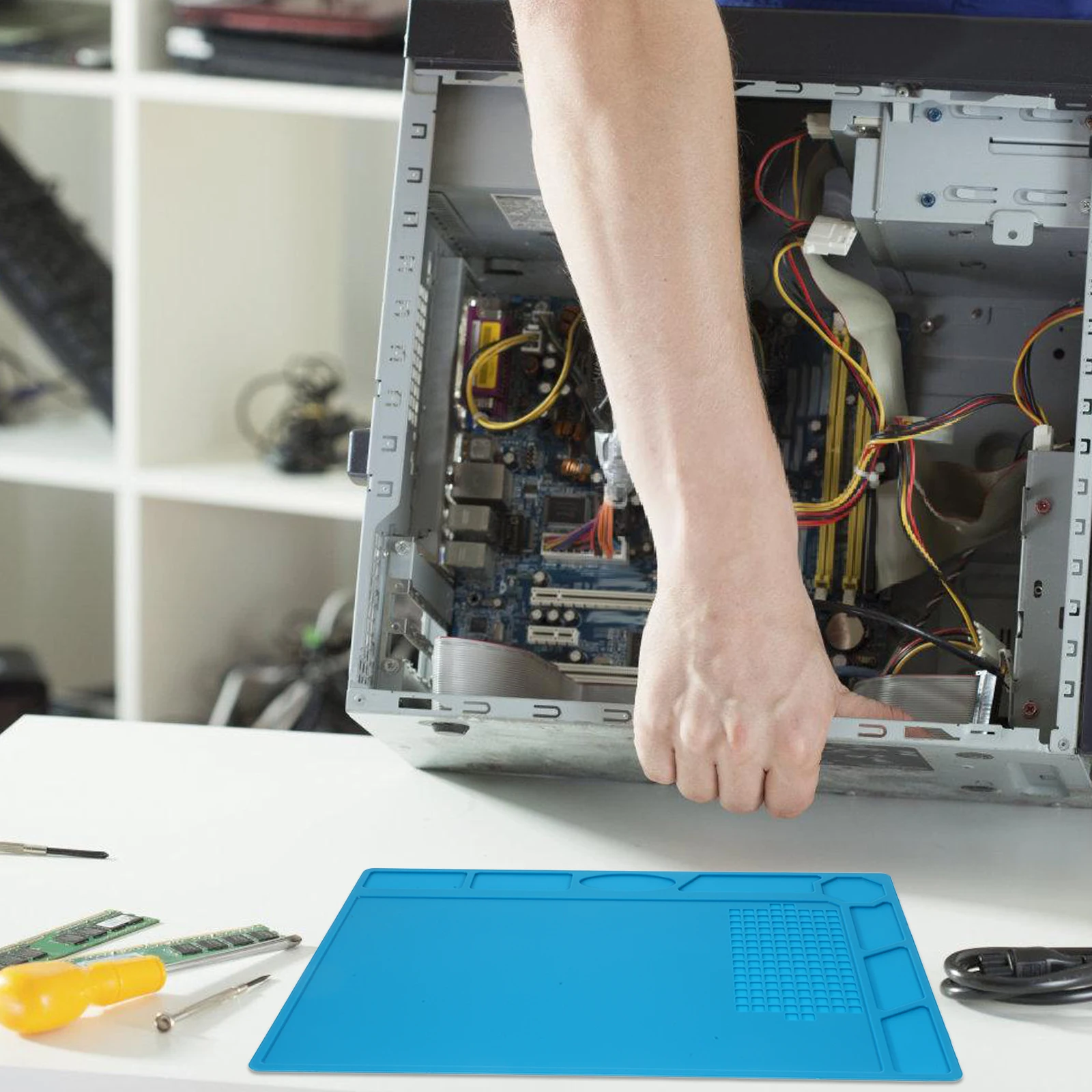 

Soldering Mat Exquisite Workmanship Multi-Compartment Solder Workbench Mat for Efficient Soldering Tasks Heat Insulated Surface