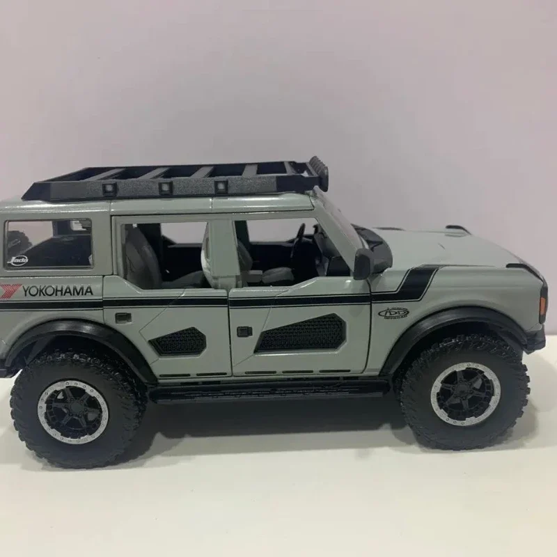 Jada1:24 2021 Ford BRONCO SUV Simulation Diecast Car Metal Alloy Model Off-road Car Toys For Children Gift Collection