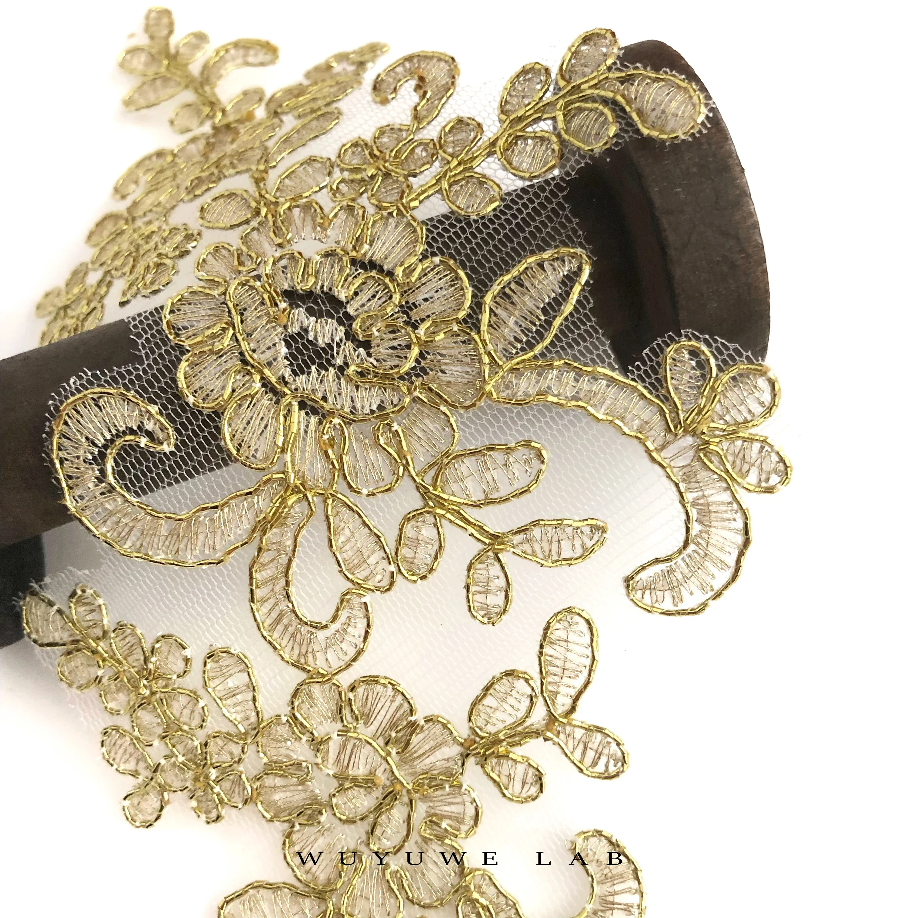 2 specchio Accoppiamenti Oro Fiore Floreale Con Paillettes Tessuto di Pizzo Applique Decorazione di Cucito FAI DA TE Materiale per la Signora Abito