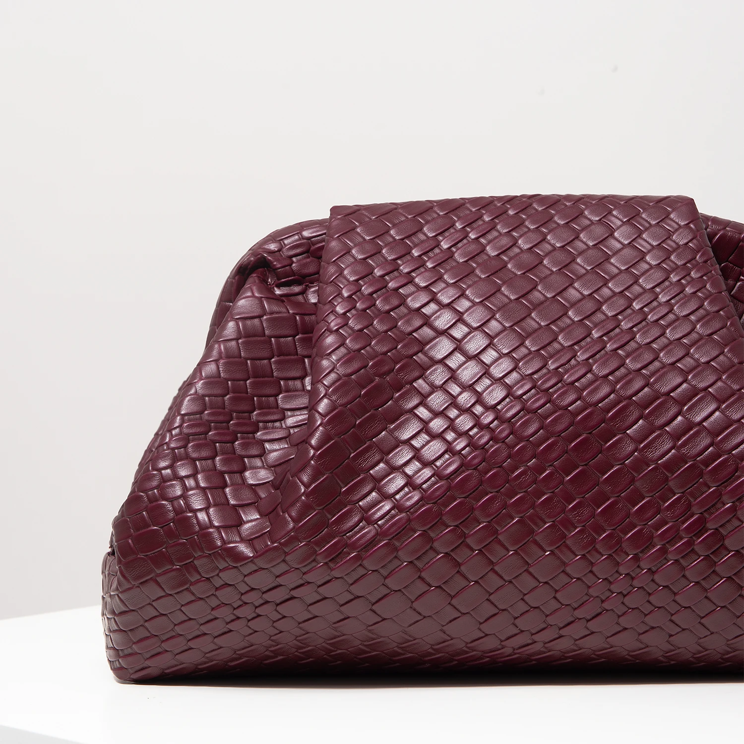 Vintage-Handtasche aus Kunstleder mit gewebtem Muster, bordeauxfarbene Tasche, Abendkleider für Damen, Damenhandtasche mit großem Fassungsvermögen. – Detail 8