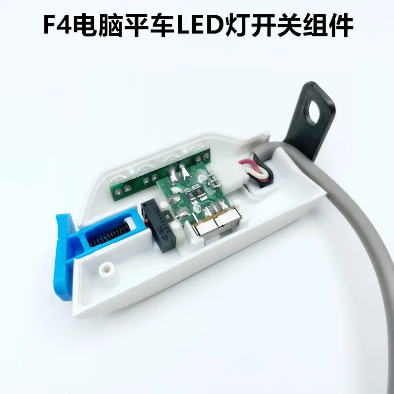 جاك F4 آلة الكمبيوتر شقة عكس التبديل LED حبيبات مصباح مستديرة متفاوتة الأحجام ماكينة خياطة الملحقات 1013001900 ملابس العمل أضواء السيارات