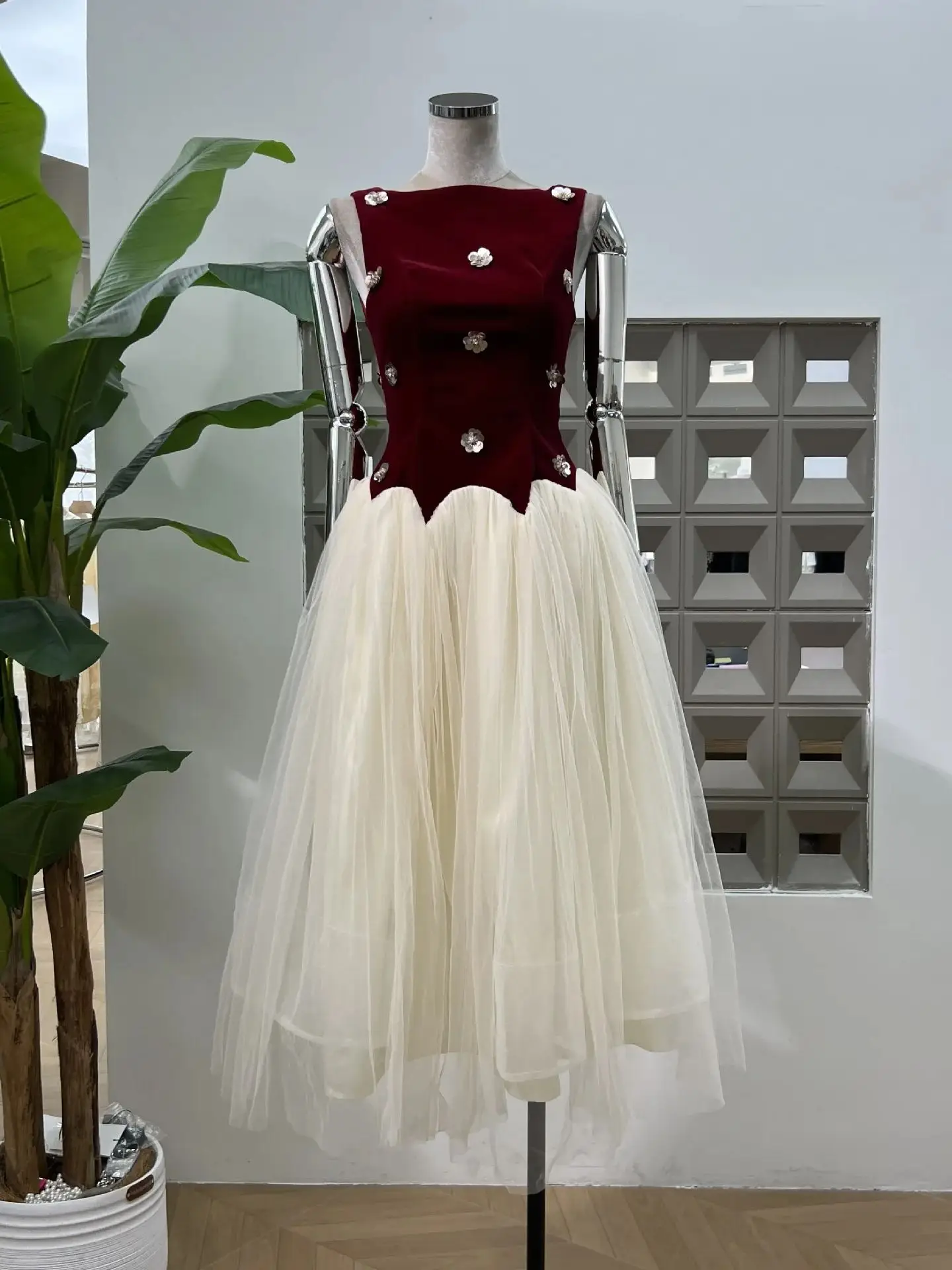

Vintage Style Women Color Block Mesh Patchwork Sleeveless Round Neck Sequin Applique Midi Party Dresses Attire Prom Evening Gown